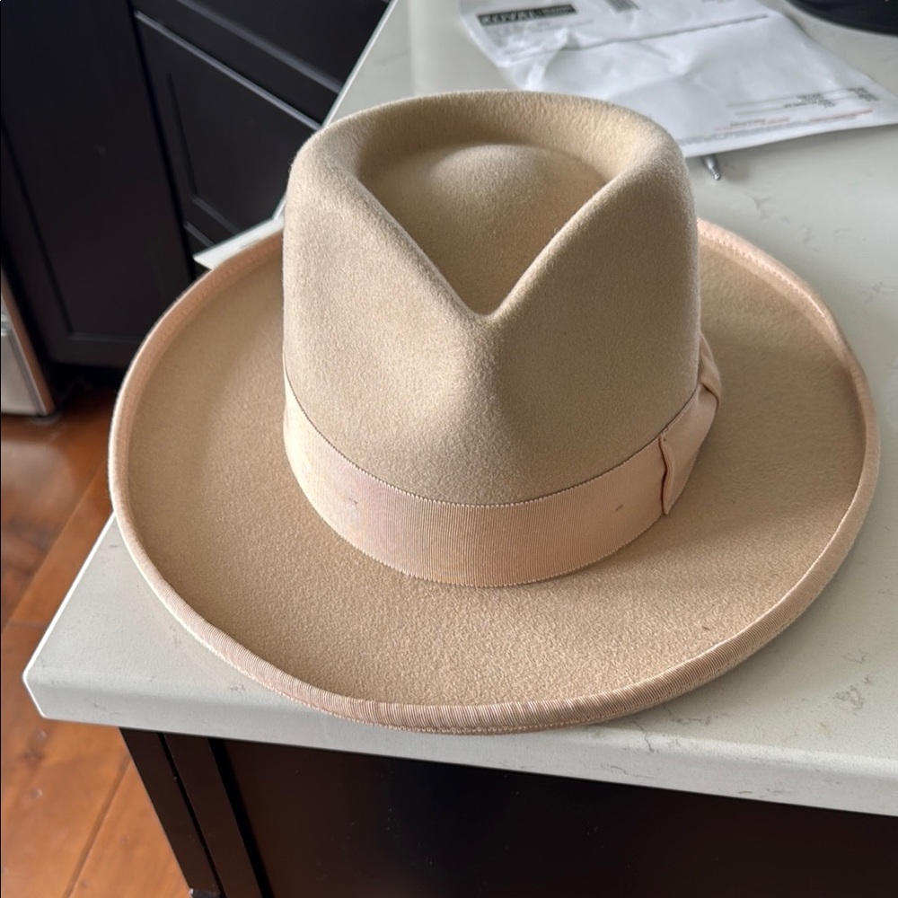 LOC hat